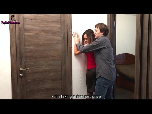 ❤️ سیکسی ریالټر د خپل اپارتمان د پلورلو په وخت کې د هغې بلی په احساساتي ډول ټکان کوي ​​او ټوکې کوي - کریمپای ️❌  په ps.pornpics-de.ru